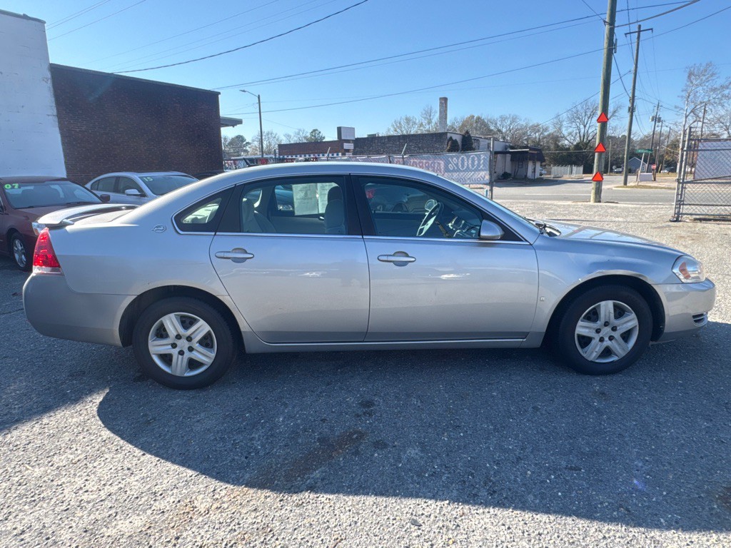 2008 Chevrolet Impala Image 2