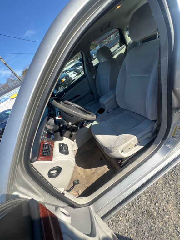 2008 Chevrolet Impala Image 9