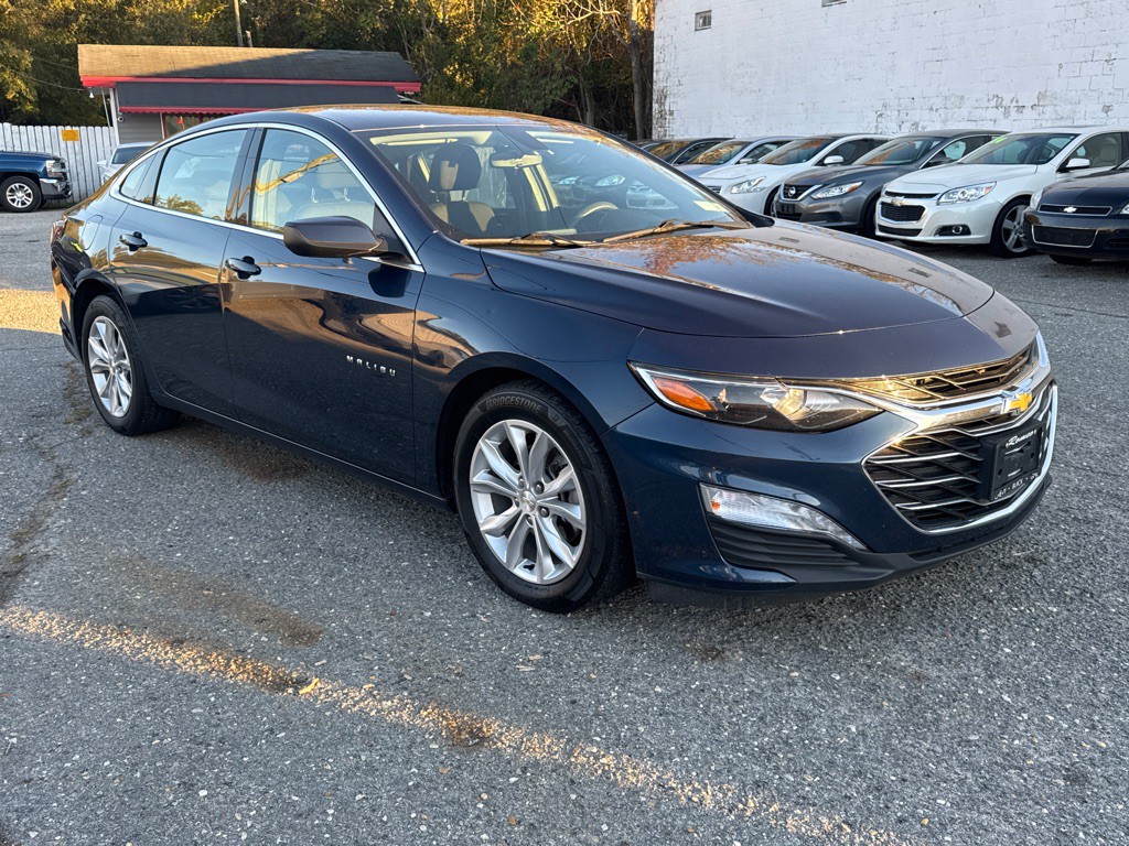 2019 Chevrolet Malibu Image 2