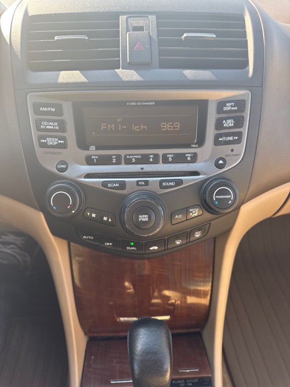 2006 Honda Accord Image 16