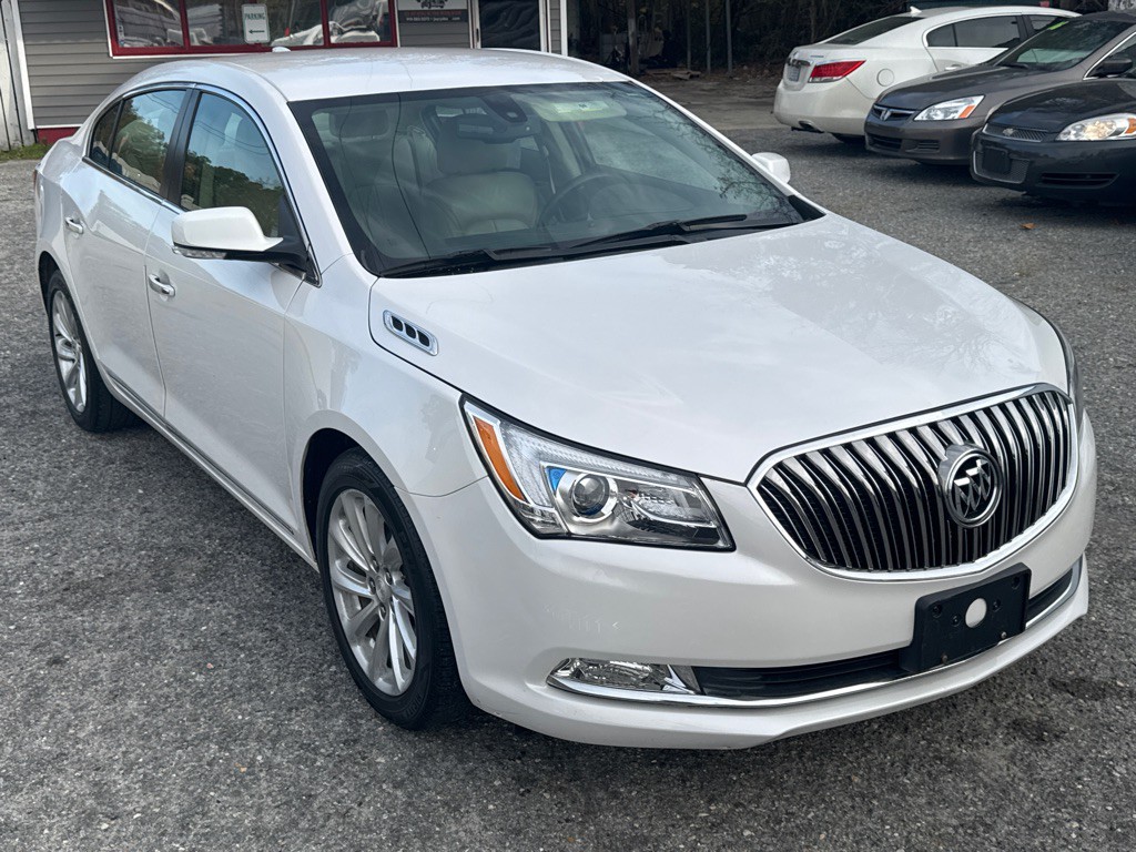 2016 Buick Lacrosse Image 1