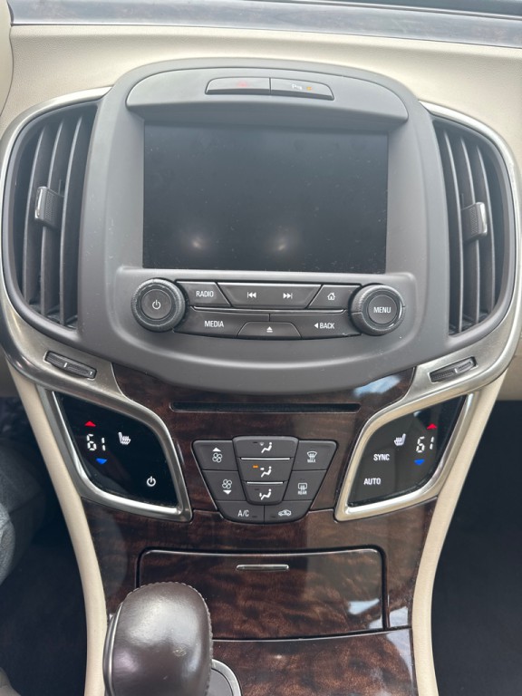 2016 Buick Lacrosse Image 16