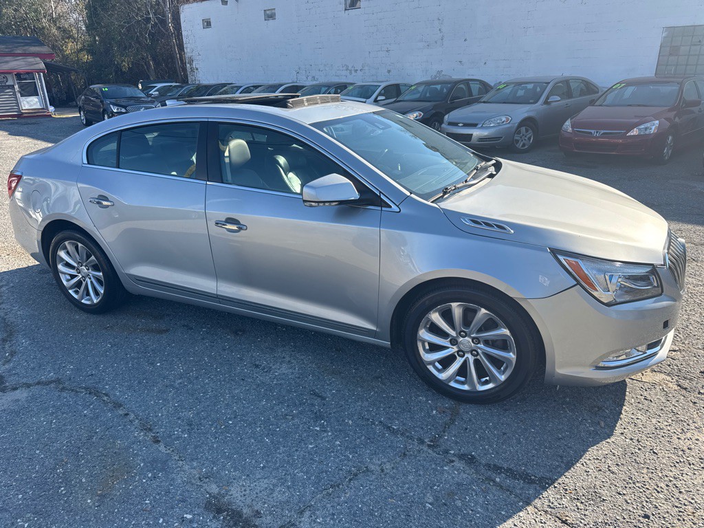 2015 Buick Lacrosse Image 3