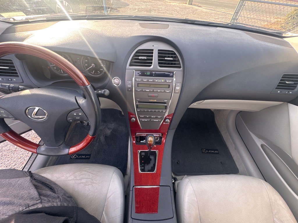 2009 Lexus ES Image 19
