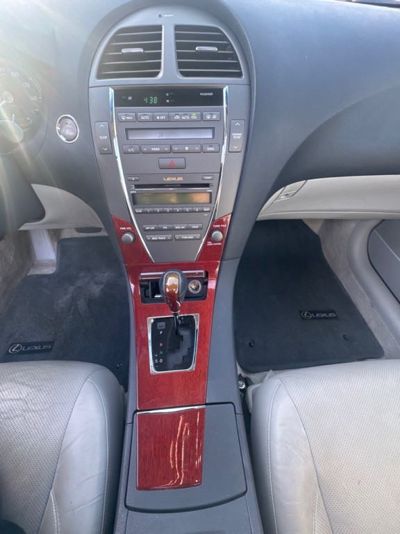 2009 Lexus ES Image 18