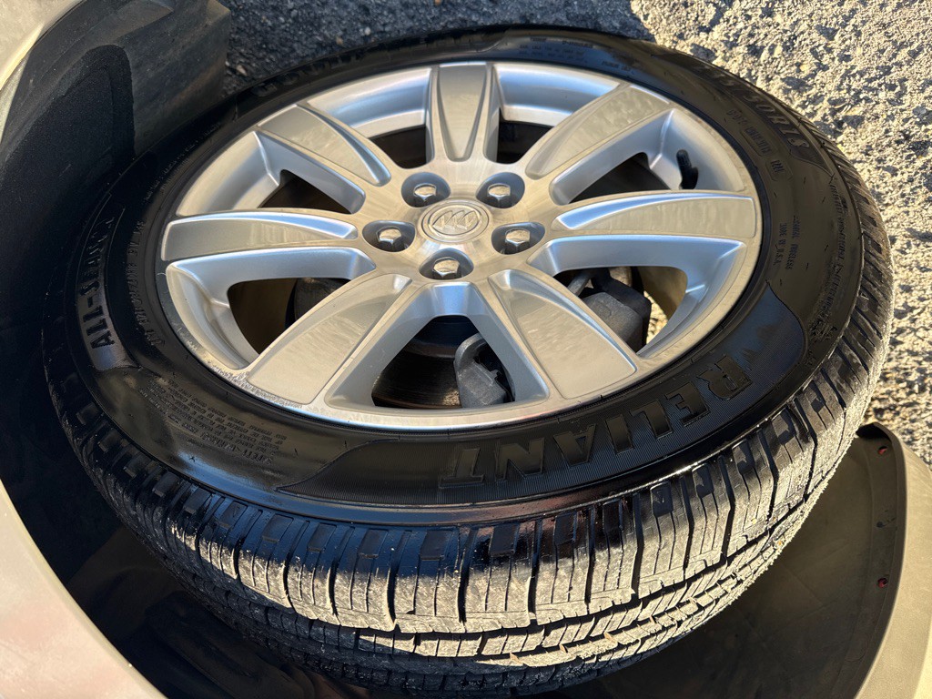 2012 Buick Lacrosse Image 8