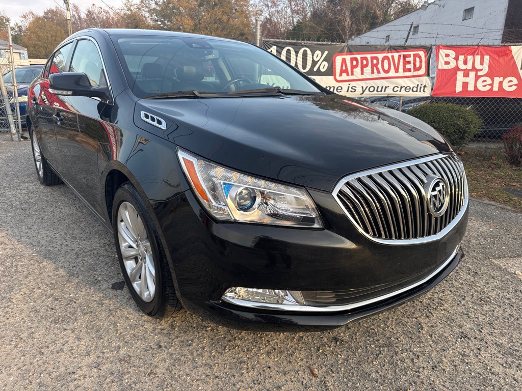 2016 Buick Lacrosse Image 1