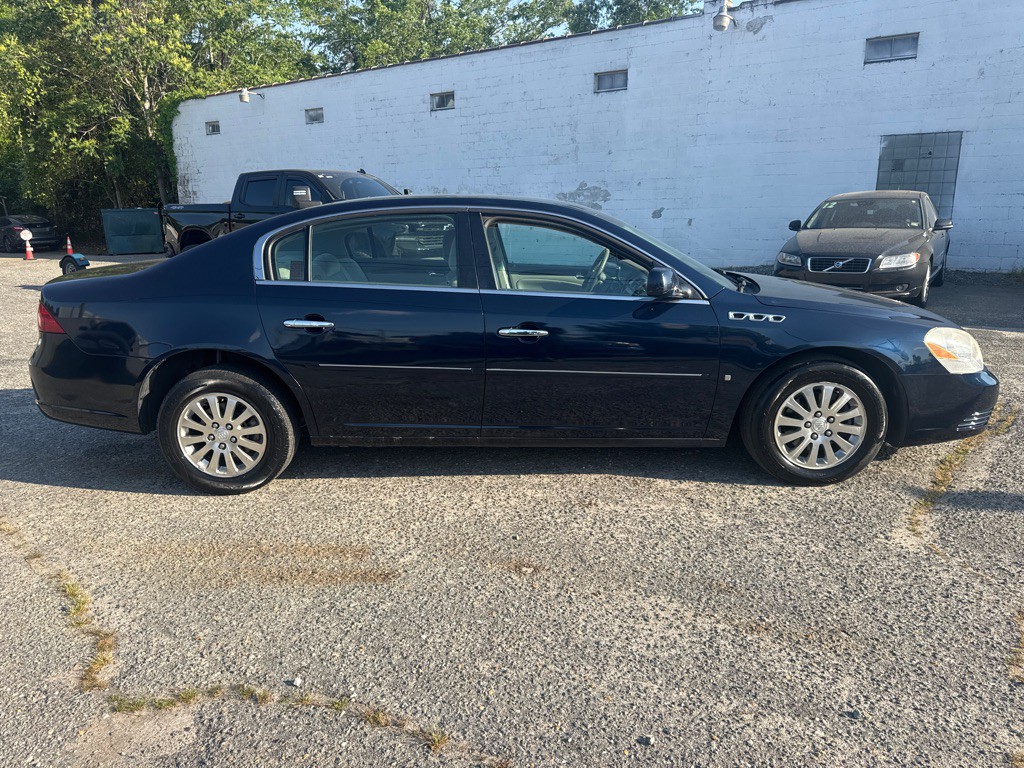 2008 Buick Lucerne Image 2