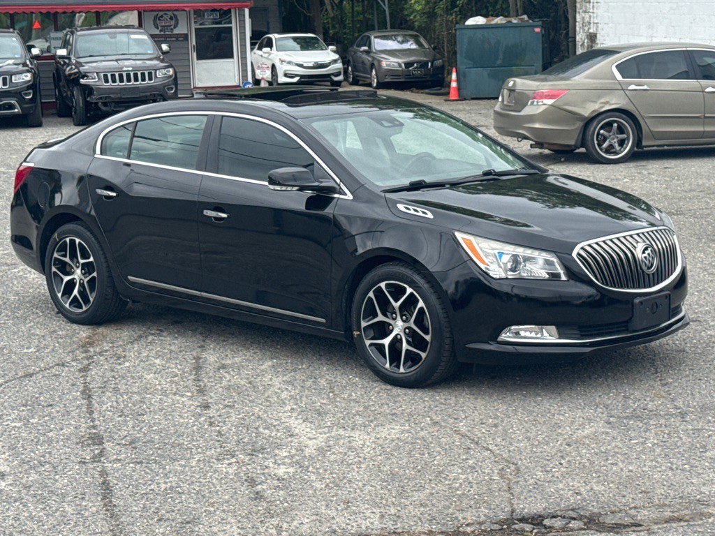 2016 Buick Lacrosse Image 1