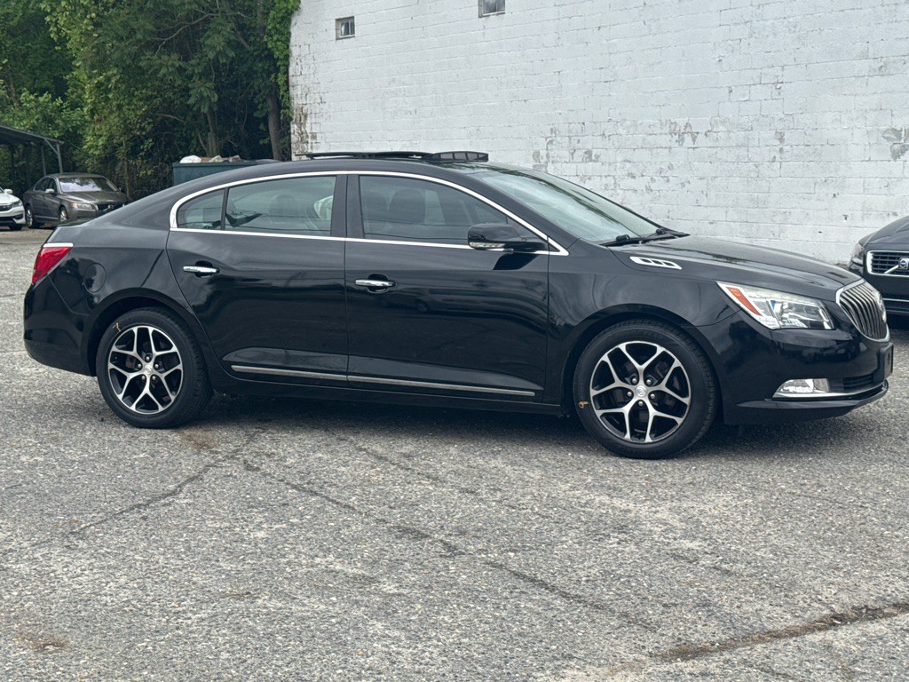 2016 Buick Lacrosse Image 2