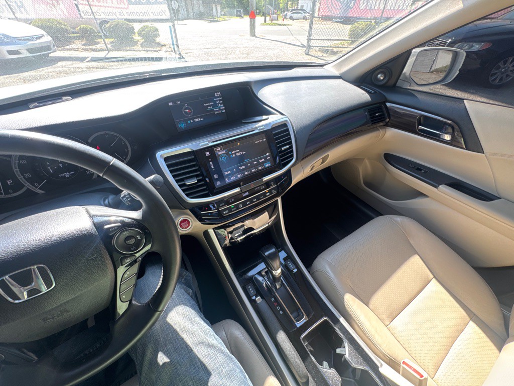 2016 Honda Accord Image 20