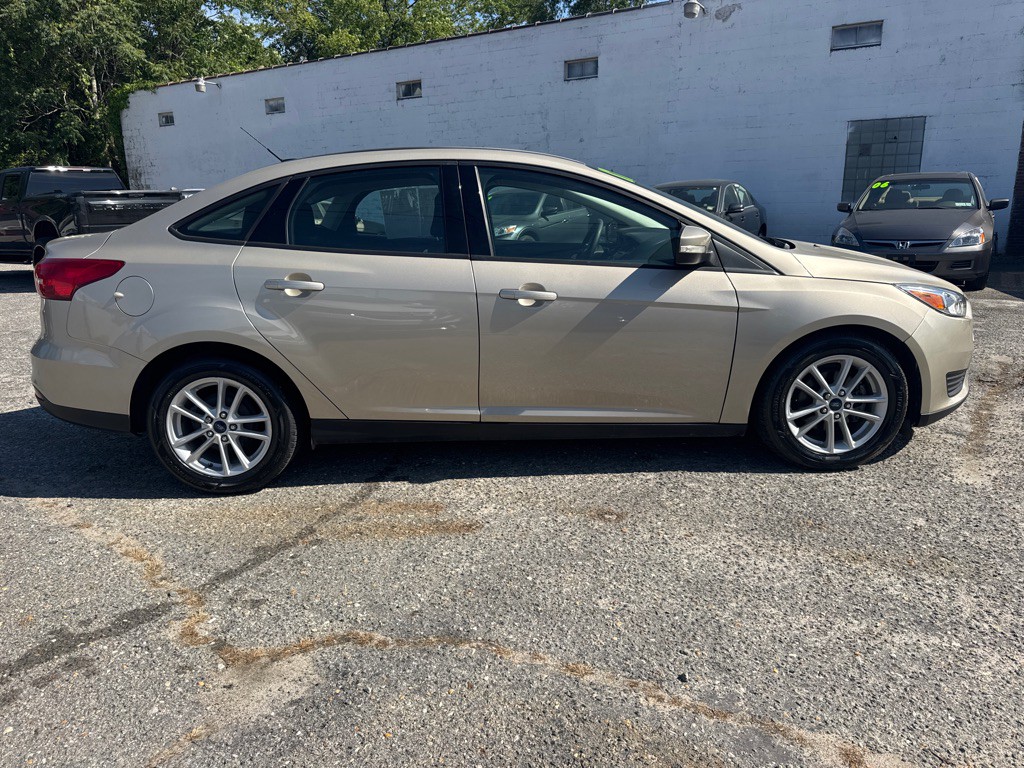 2017 Ford Focus Image 3