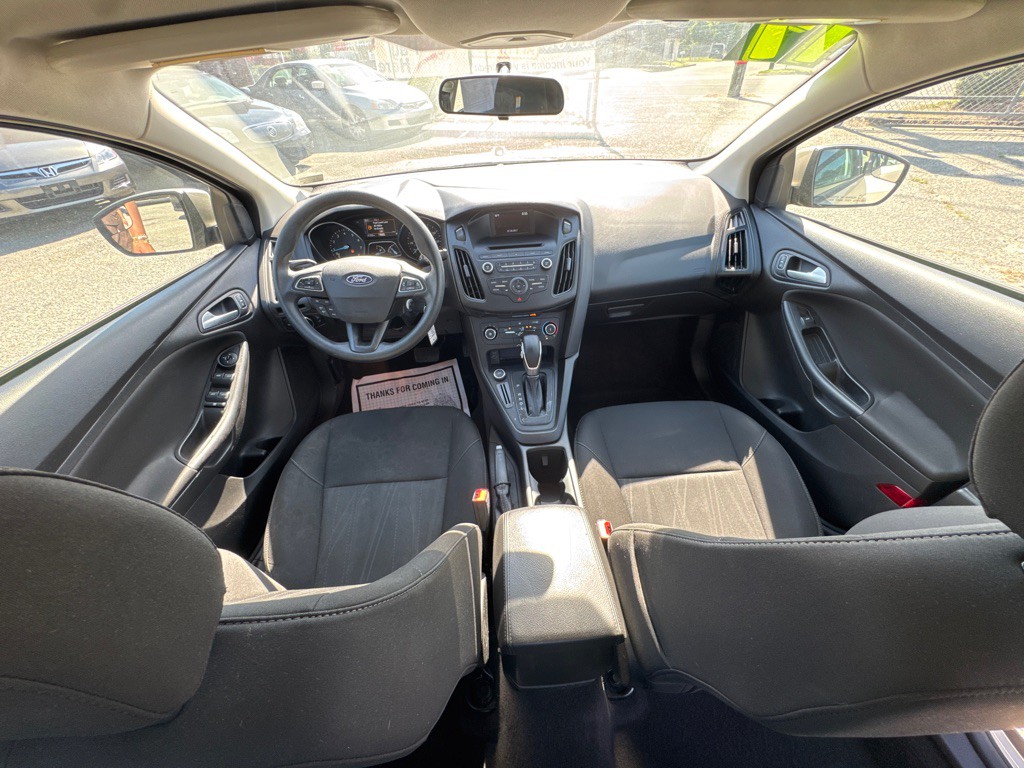 2017 Ford Focus Image 16
