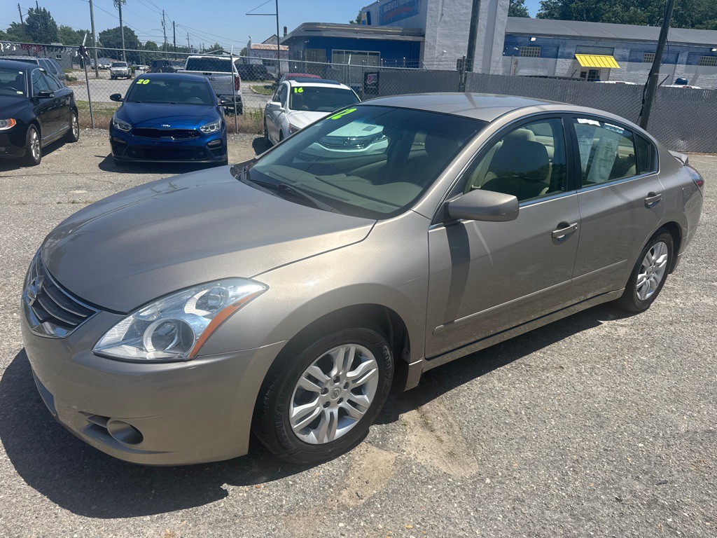 2012 Nissan Altima Image 8