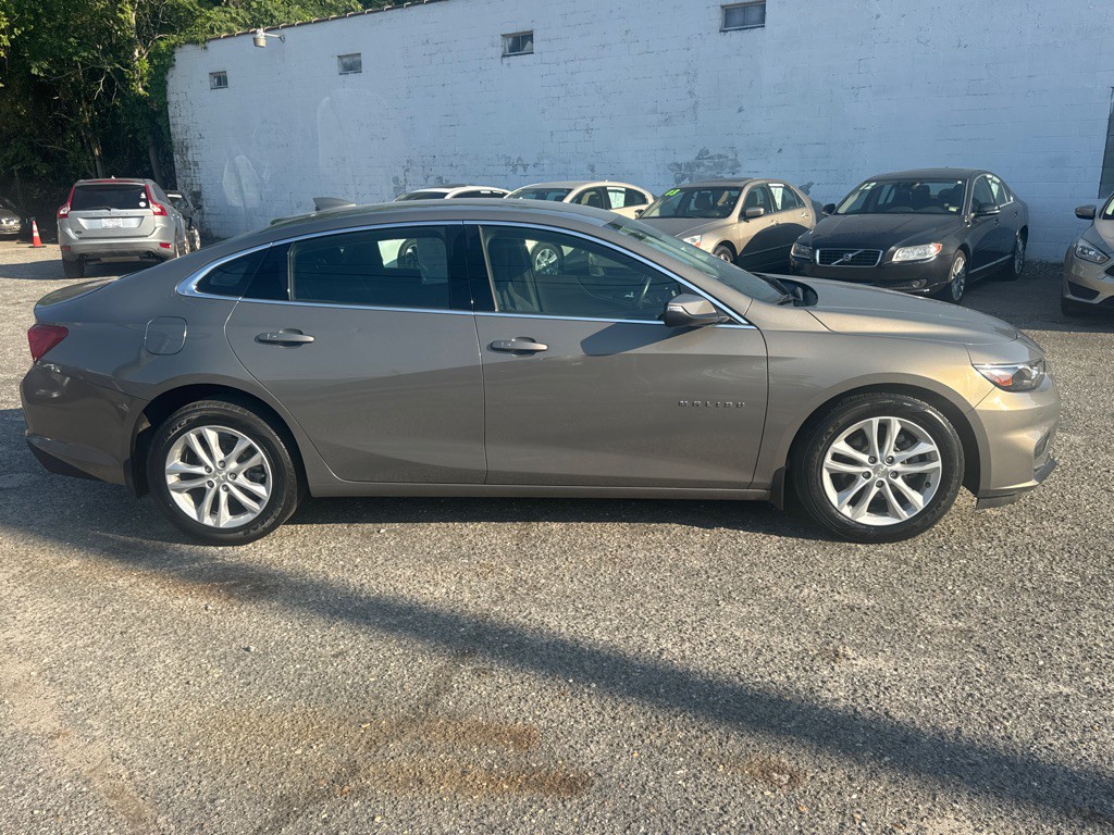 2018 Chevrolet Malibu Image 3