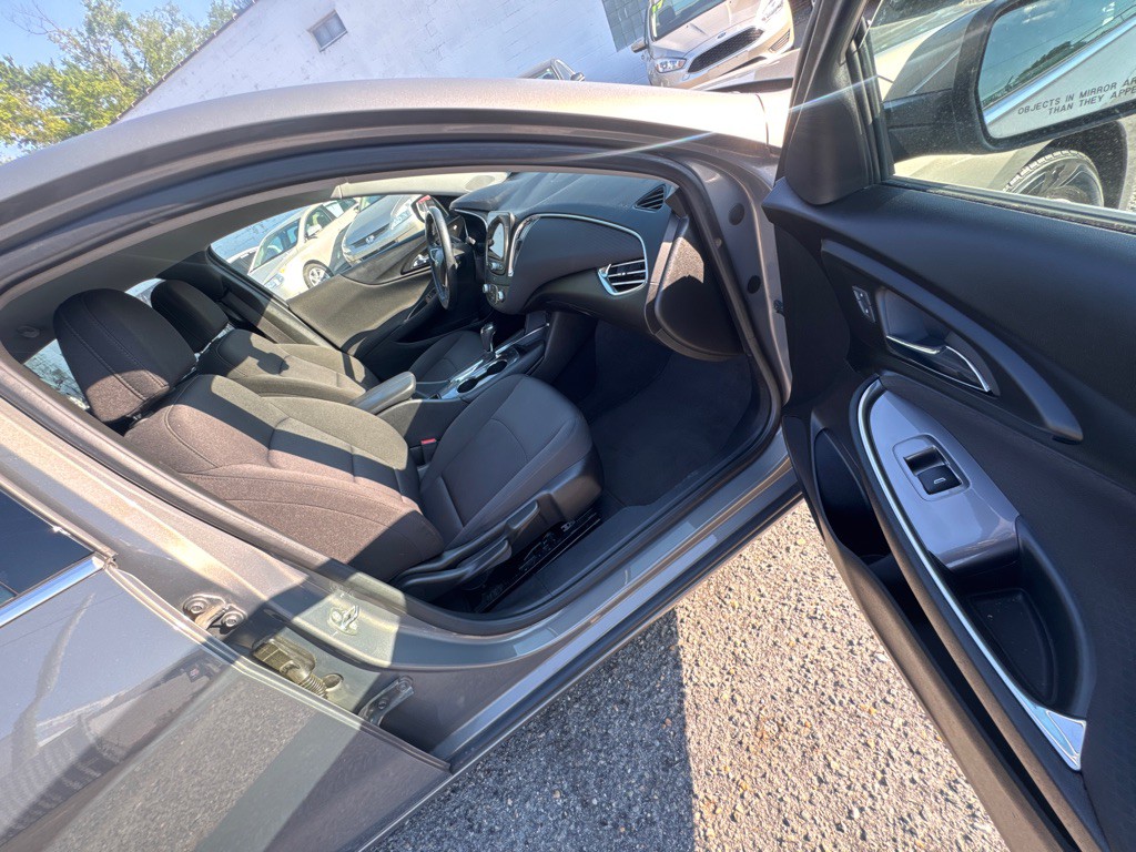 2018 Chevrolet Malibu Image 13