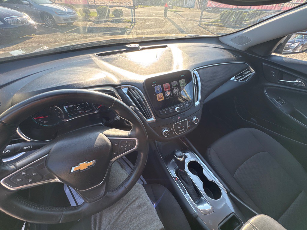 2018 Chevrolet Malibu Image 17