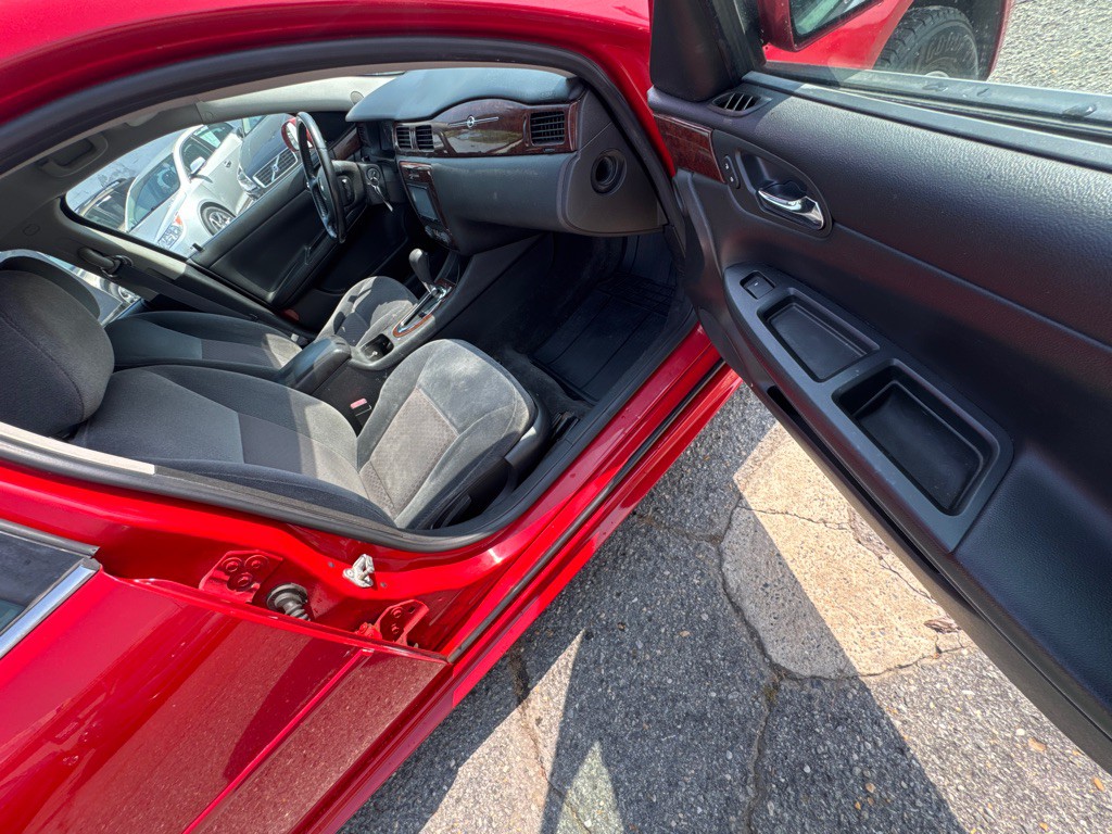 2011 Chevrolet Impala Image 12