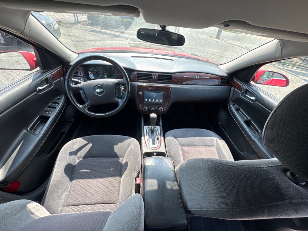 2011 Chevrolet Impala Image 14