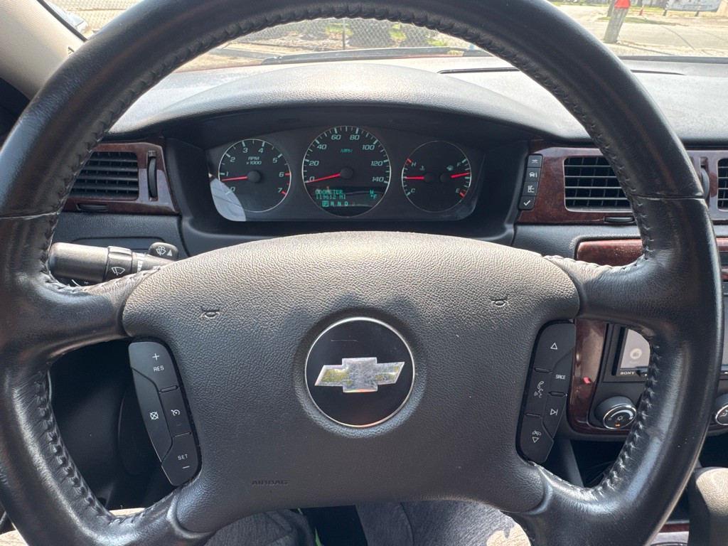 2011 Chevrolet Impala Image 15