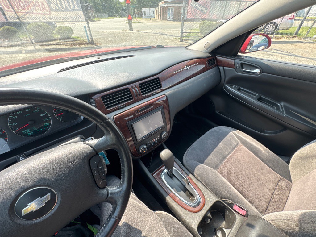 2011 Chevrolet Impala Image 16