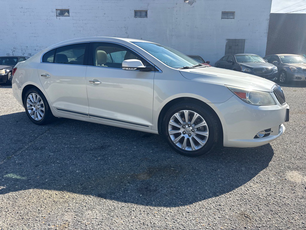 2013 Buick Lacrosse Image 2