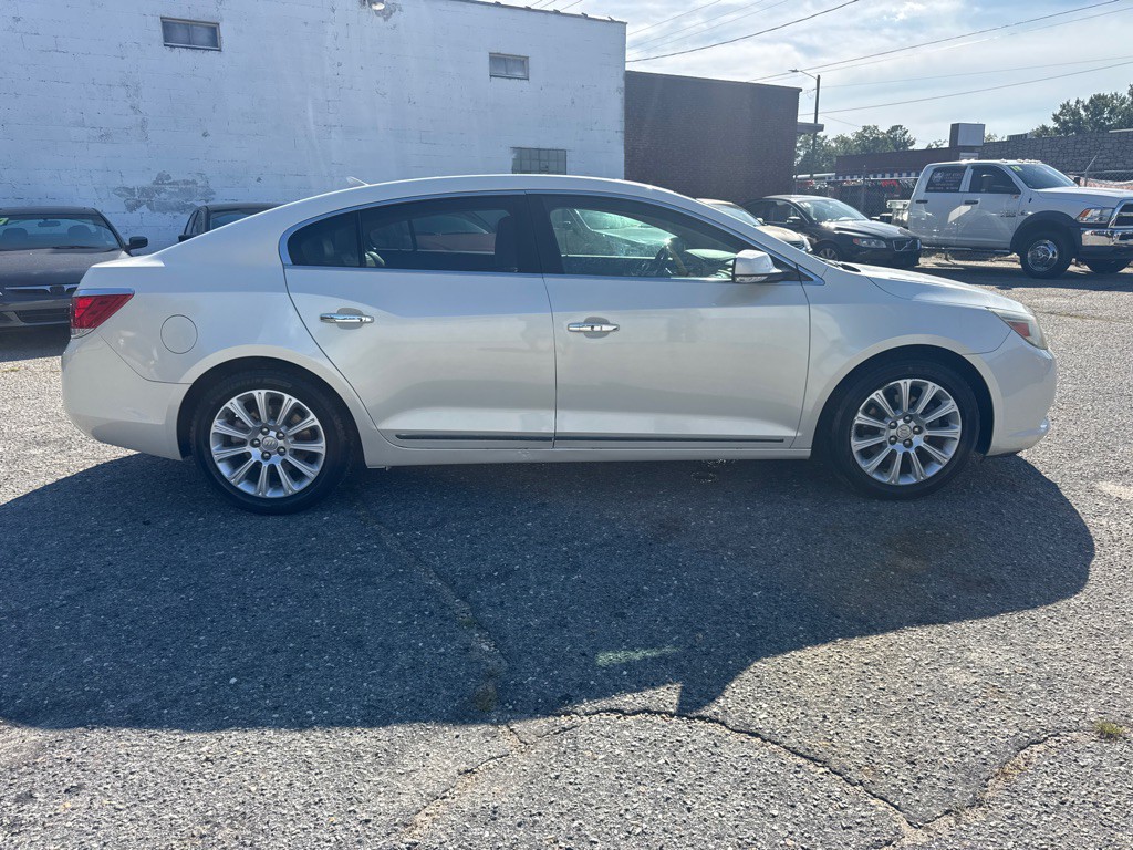 2013 Buick Lacrosse Image 3
