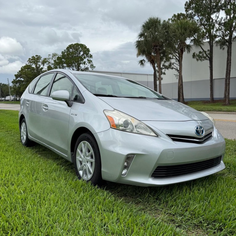 2013 Toyota Prius Image 3