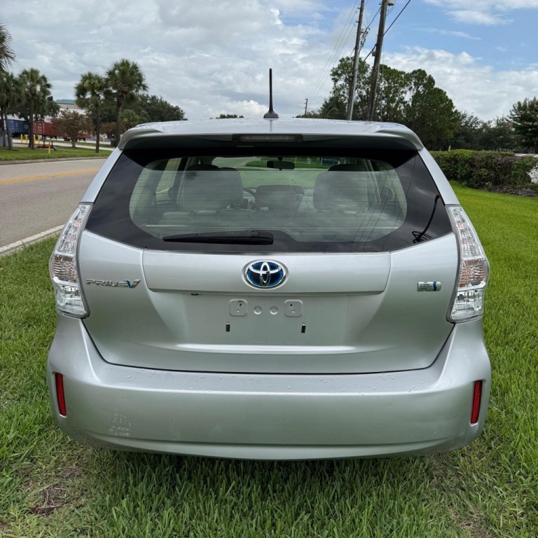 2013 Toyota Prius Image 5