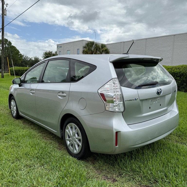 2013 Toyota Prius Image 6