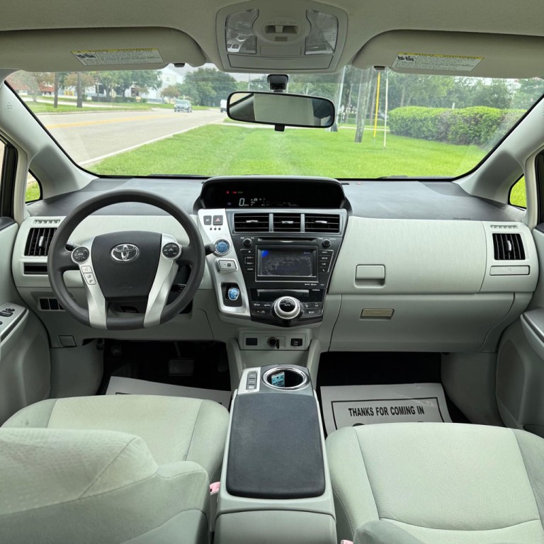 2013 Toyota Prius Image 7