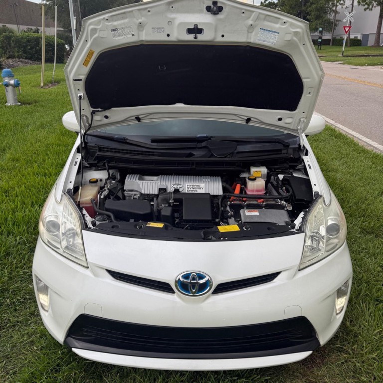 2012 Toyota Prius Image 12