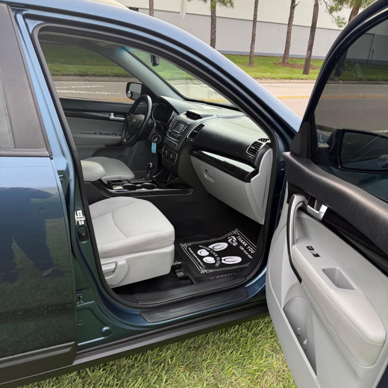2015 Kia Sorento Image 8
