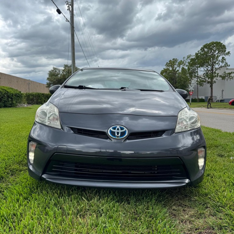 2014 Toyota Prius Image 2