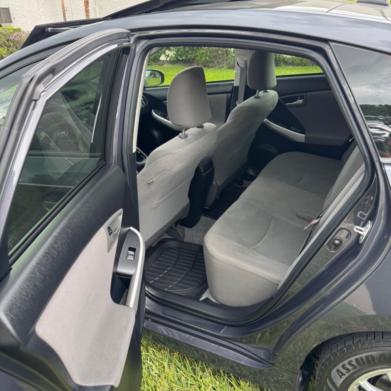 2014 Toyota Prius Image 10