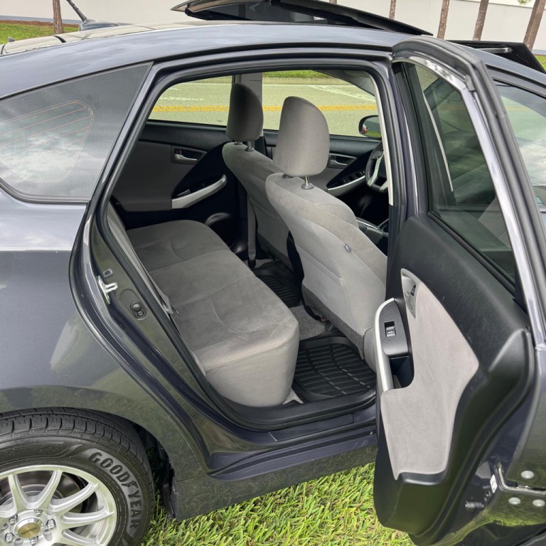 2014 Toyota Prius Image 11