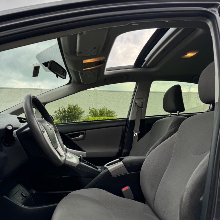 2014 Toyota Prius Image 12