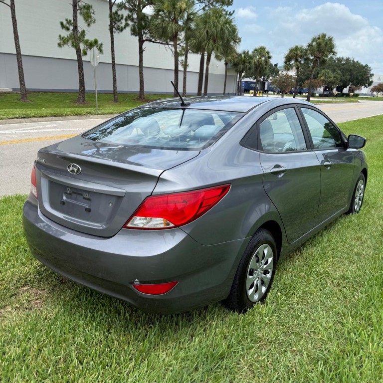2017 Hyundai Accent Image 4