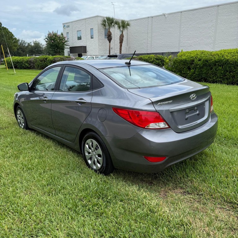 2017 Hyundai Accent Image 6