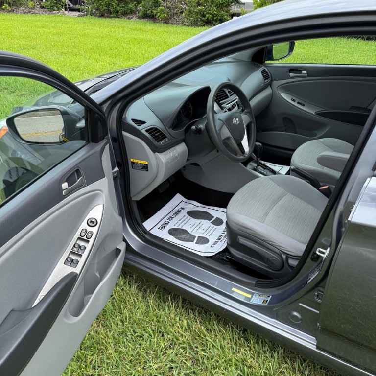 2017 Hyundai Accent Image 7