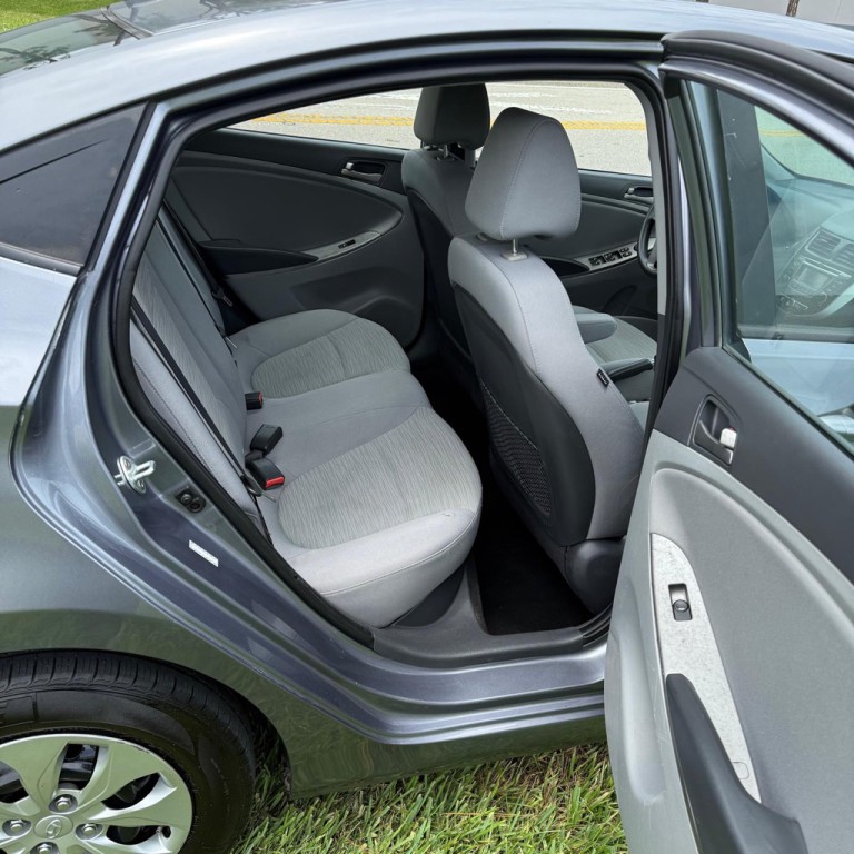2017 Hyundai Accent Image 10