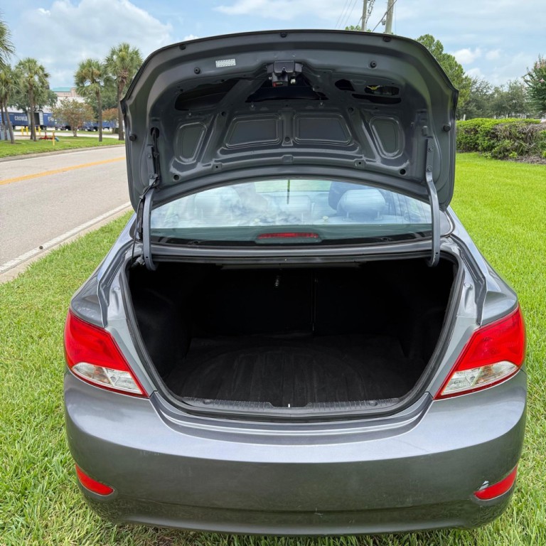 2017 Hyundai Accent Image 11