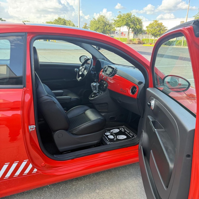 2016 FIAT 500 Image 8