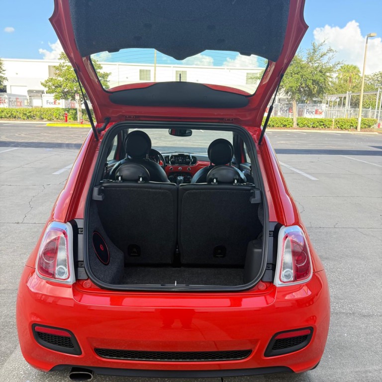 2016 FIAT 500 Image 11