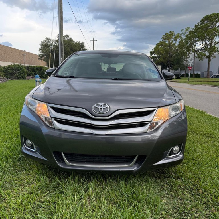 2014 Toyota Venza Image 2
