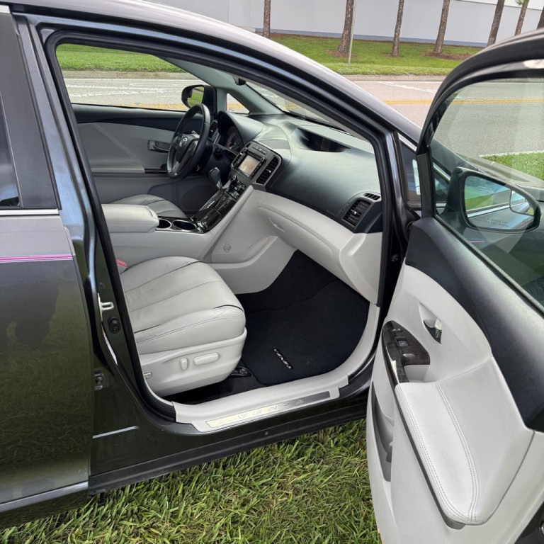 2014 Toyota Venza Image 9