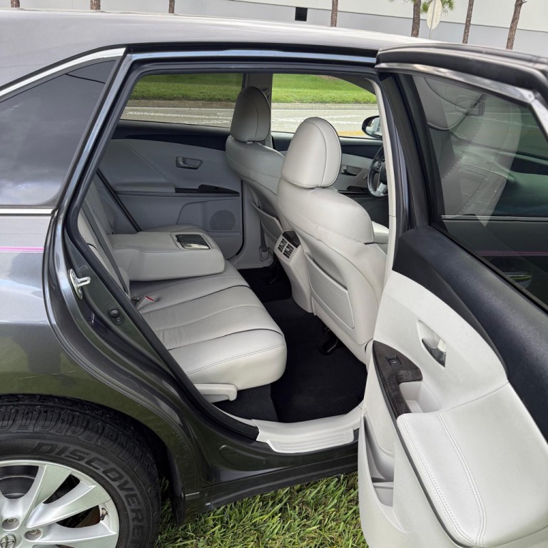 2014 Toyota Venza Image 11