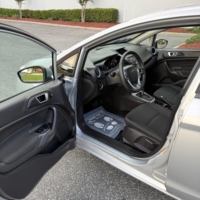 2016 Ford Fiesta Image 8