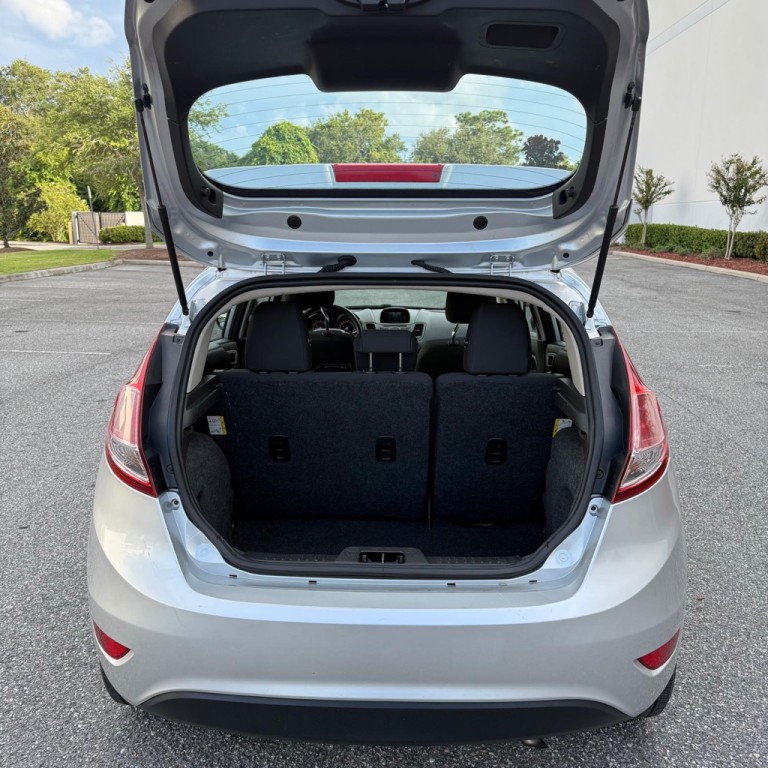 2016 Ford Fiesta Image 12