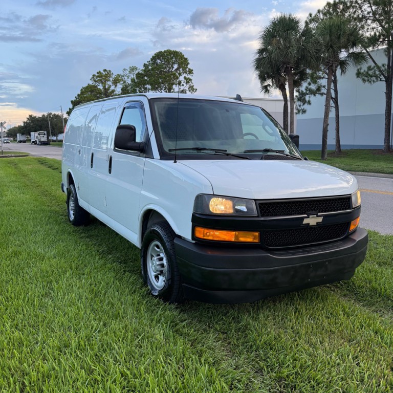 2019 Chevrolet Express Image 1